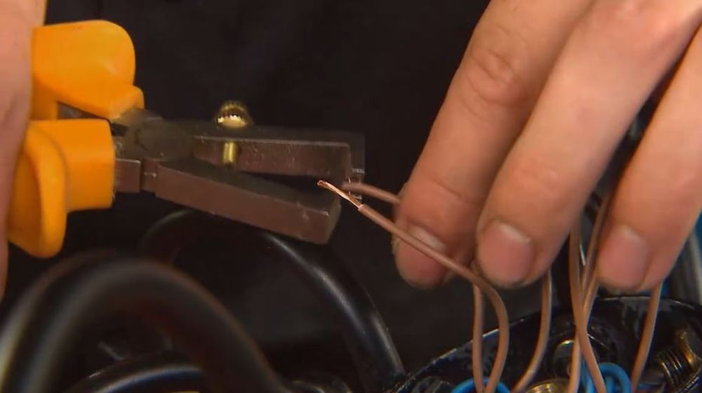 striptang zelf elektriciteit plaatsen
