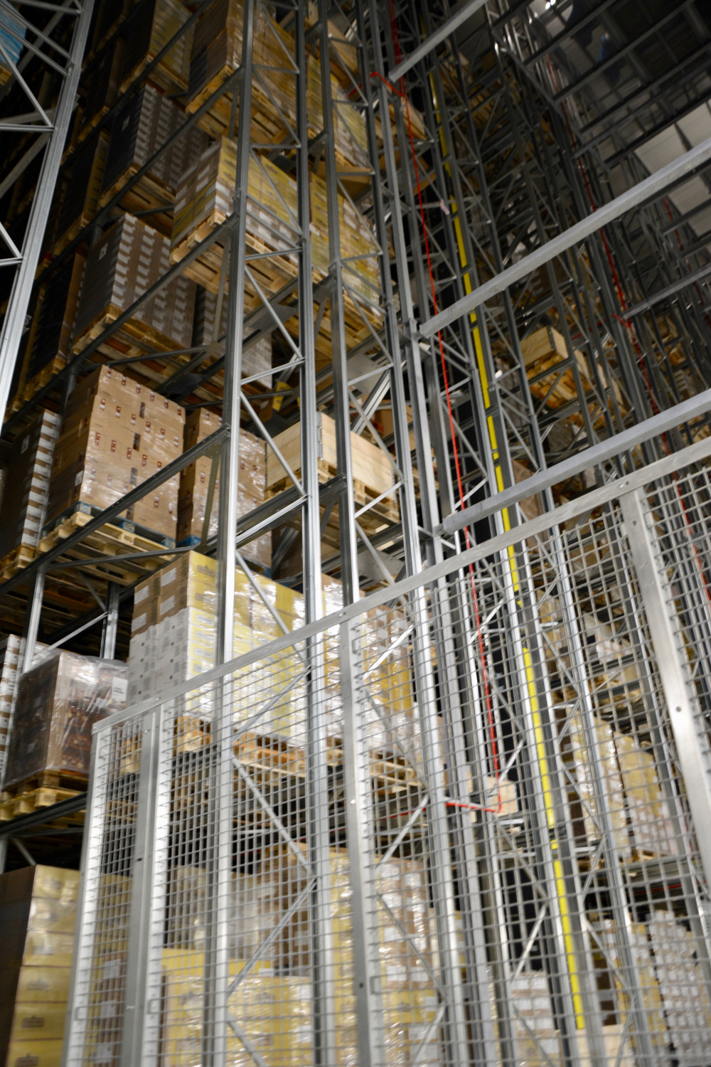 Pour l'usine à Londerzeel, c'est l'entrepôt de surgélation de plusieurs mètres de hauteur qui est la pièce maîtresse absolue