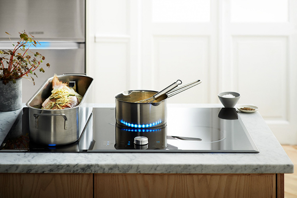 Dankzij de vlammen die deze Samsung inductiekookplaat projecteert, weet uw klant in een oogopslag hoe warm hij een kookzone heeft ingesteld