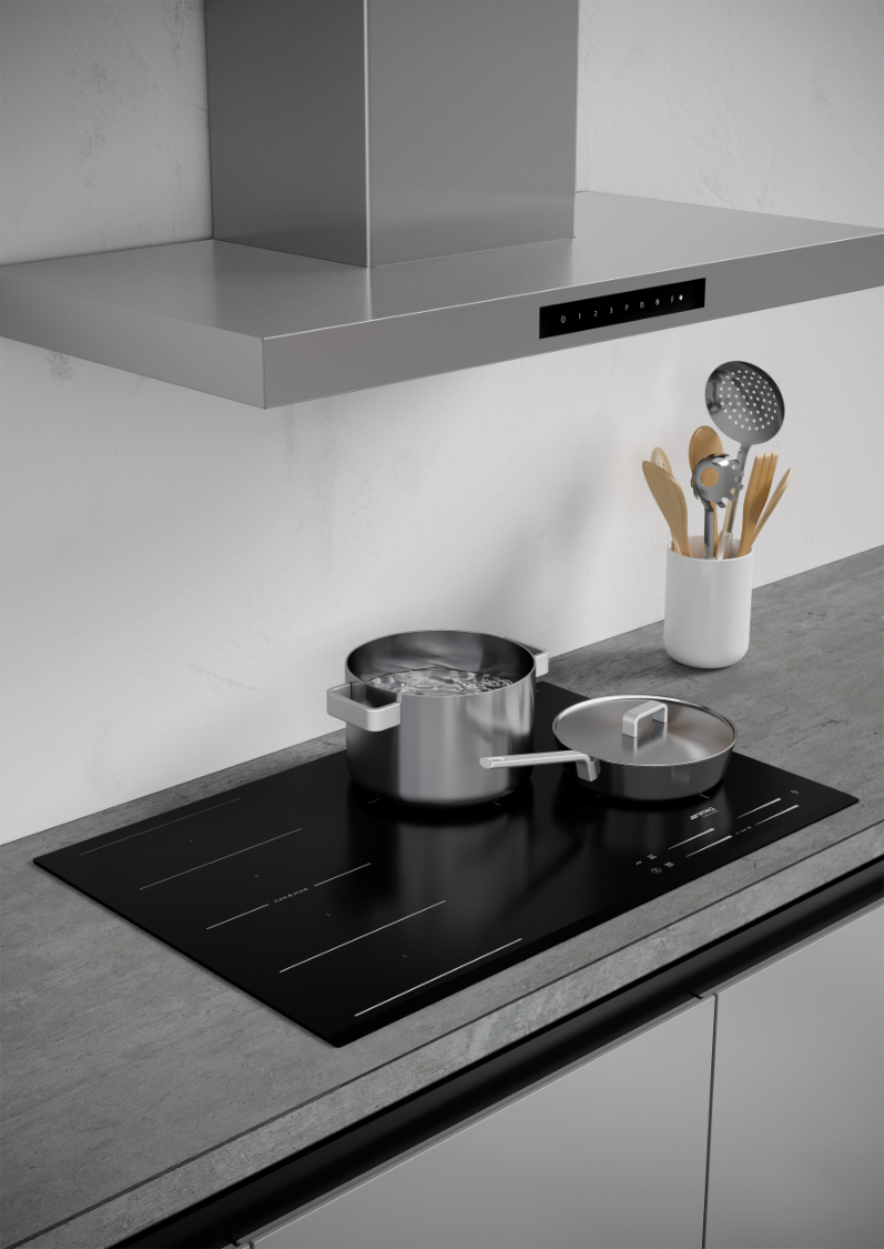Bij deze Smeg inductiekookplaat kan uw klant pannen verplaatsen tussen drie vooraf ingestelde temperatuurzones, om snel te verwarmen,  warm te houden …