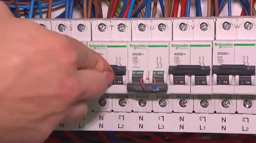 meterkast panneaux solaires