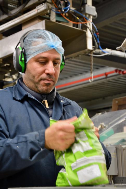 Ahmed Abass Inad travaille comme opérateur d’emballage chez Greenyard Frozen Belgium