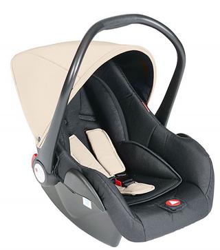 Deze autostoel (0-9 mnd.) van Topmark is verkrijgbaar in zwart, camel, navy blue en pink 