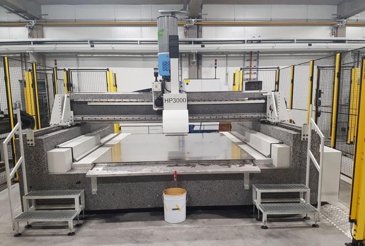 SKS Machines maakt niet alleen zijn eigen machines, inclusief de software, maar doet ook onderhoud en aanpassingen van alle soorten metaalbewerkingsmachines