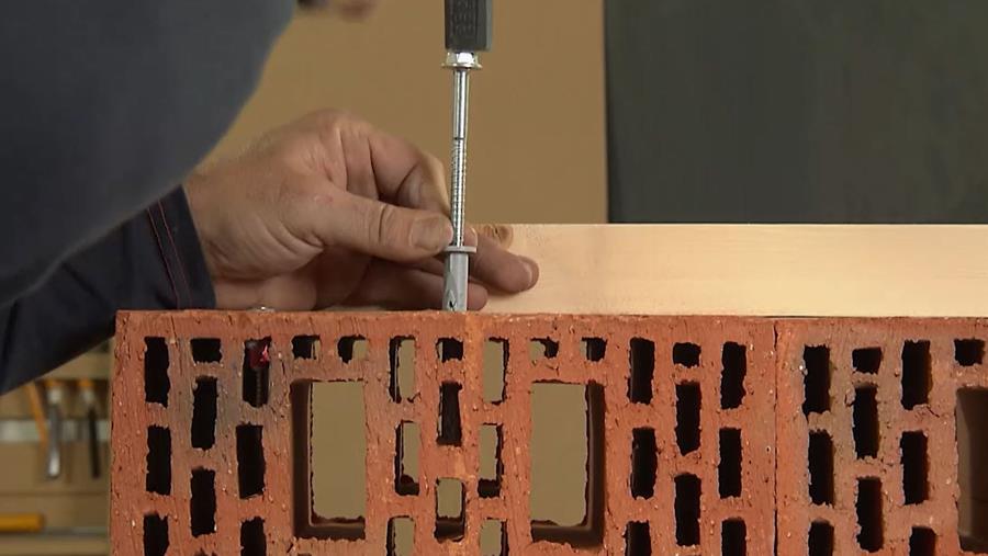 WELKE PLUG GEBRUIK JE WANNEER? Metallerie