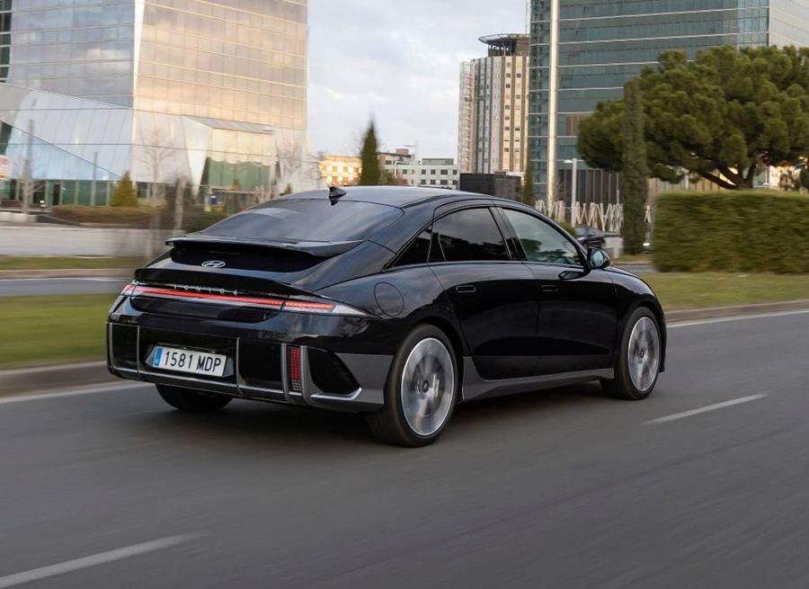 Rijtest Hyundai Ioniq 6 LR RWD 13