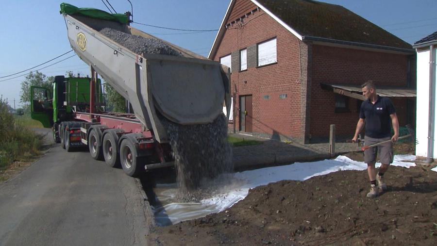 betonpuin wordt geleverd