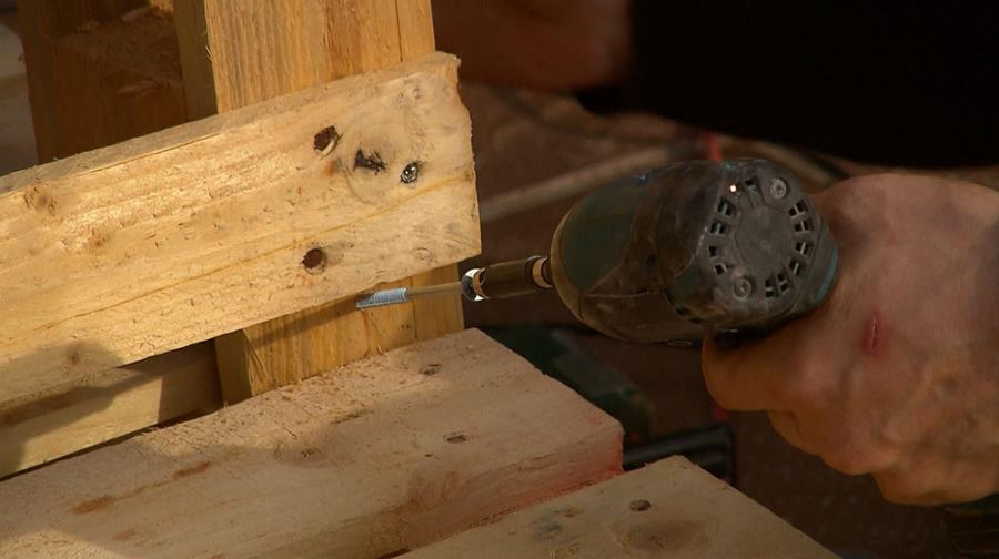 rugleuning vastschroeven 2