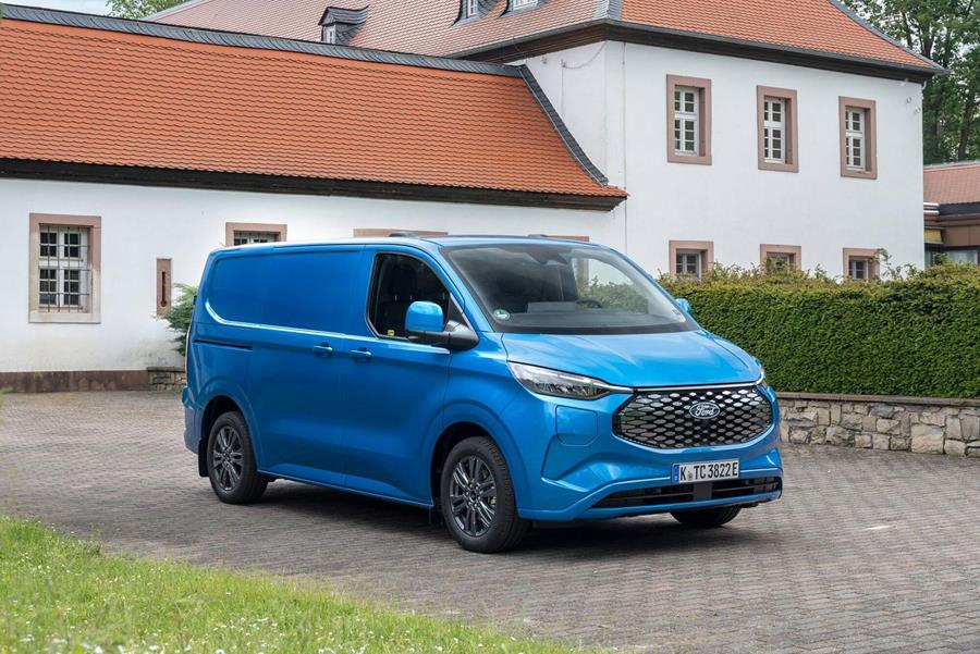 Ford E-Transit Custom 2