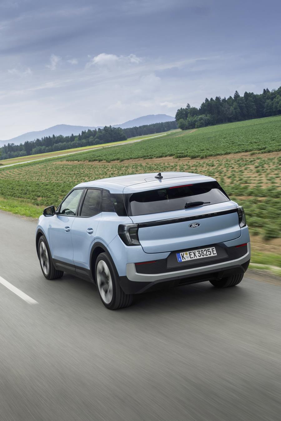 Rijtest Ford Explorer EV Extended Range 2