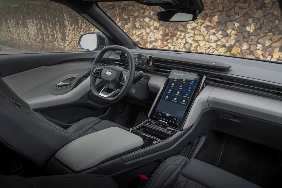 Rijtest Ford Explorer EV Extended Range 4