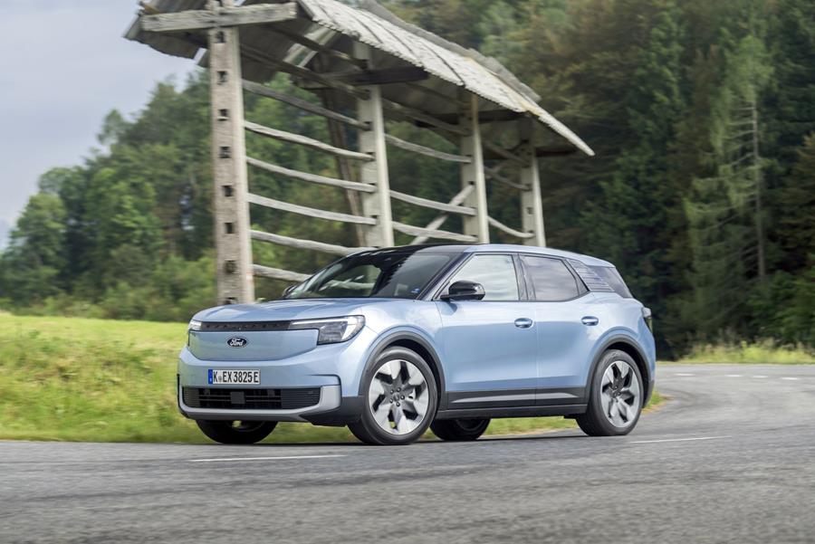 Rijtest Ford Explorer EV Extended Range 6