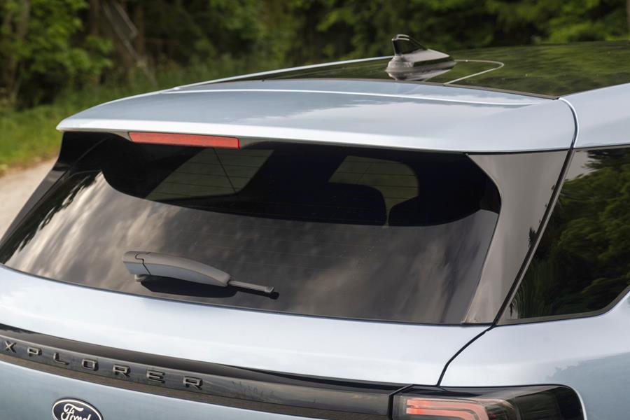 Rijtest Ford Explorer EV Extended Range 7