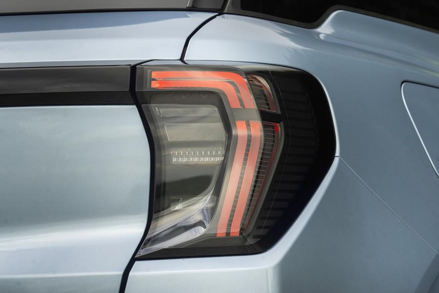 Rijtest Ford Explorer EV Extended Range 8