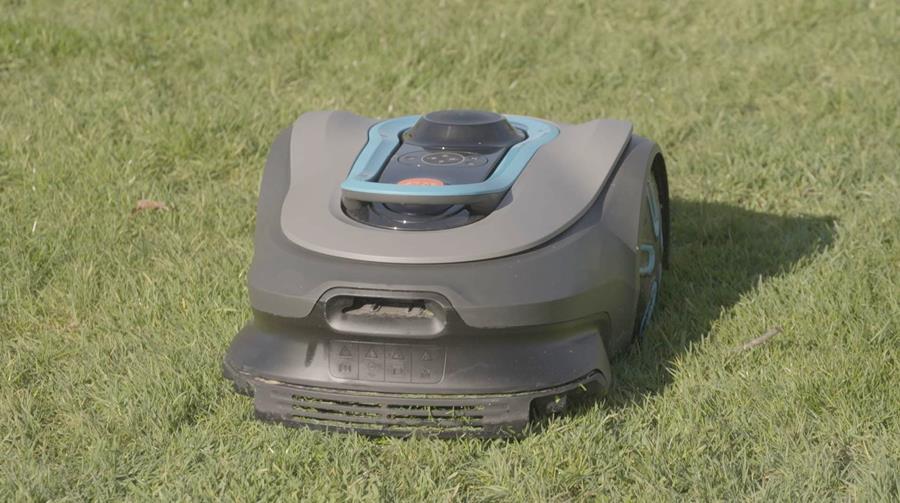 robotmaaier in de tuin