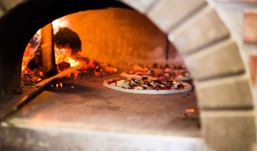 pizza-oven buitenkeuken