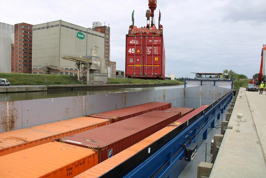 Containerschip